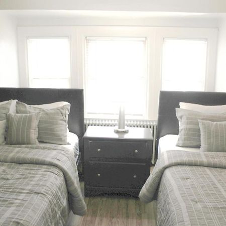 Steps Away From Hospital - 2 Queen Bed - City View Pittsburgh Extérieur photo